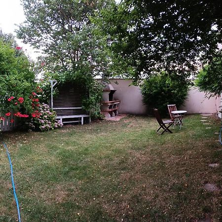 Gite Les Bignones Freneuse  Екстер'єр фото